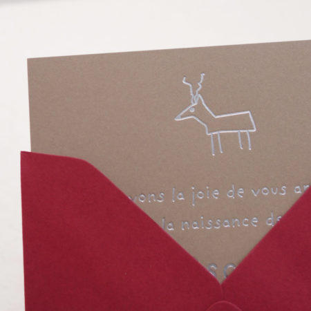 Faire-part de naissance collection Toys Cerf en dorure argent sur carte de couleur Noce par Intaglio-Paris