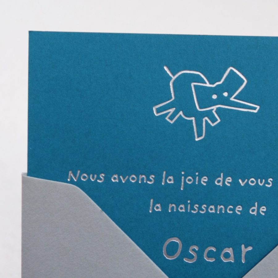 Faire-part de naissance collection Toys Eléphant en dorure argent sur carte de couleur Riviera Blue par Intaglio-Paris