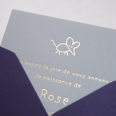 Faire-part de naissance collection Toys Souris en dorure or sur carte de couleur Grey par Intaglio-Paris